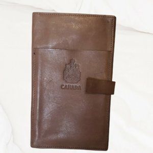 Buxton vintage tan steerhide leather Canada passport travel wallet